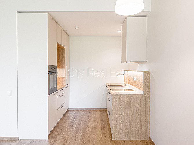 Pagalma ēka, renovēta māja, slēgts pagalms, iespēja nomāt autostāvvietu, ieeja no pagalma, Rīga - foto 3