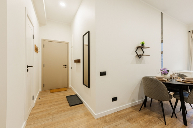 Pieejams ekskluzīvs dzīvoklis īstermiņa īrei Merķeļa ielā 8. Dzīvoklis ir pilnībā Rīga - foto 6