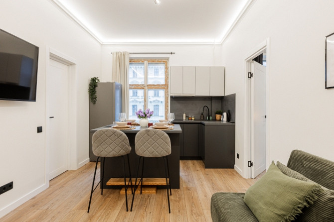 Pieejams ekskluzīvs dzīvoklis īstermiņa īrei Merķeļa ielā 8. Dzīvoklis ir pilnībā Rīga - foto 3