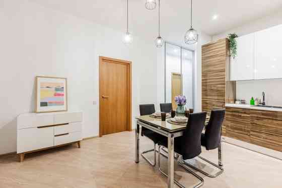 Эксклюзивная квартира доступна для краткосрочной аренды на улице Аудею, 2. В Rīga