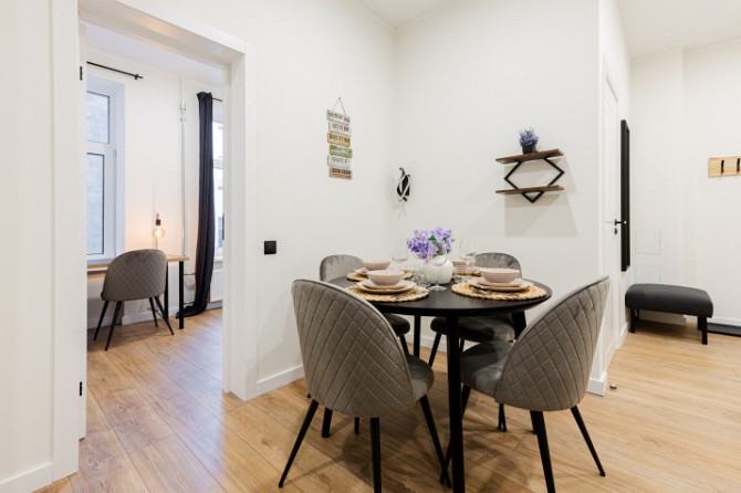 Pieejams ekskluzīvs dzīvoklis īstermiņa īrei Merķeļa ielā 8. Dzīvoklis ir pilnībā Rīga - foto 7