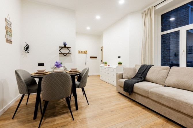 Pieejams ekskluzīvs dzīvoklis īstermiņa īrei Merķeļa ielā 8. Dzīvoklis ir pilnībā Rīga - foto 2