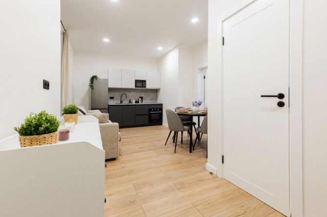 Pieejams ekskluzīvs dzīvoklis īstermiņa īrei Merķeļa ielā 8. Dzīvoklis ir pilnībā Rīga - foto 6