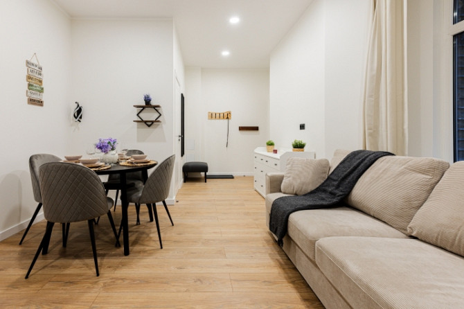 Pieejams ekskluzīvs dzīvoklis īstermiņa īrei Merķeļa ielā 8. Dzīvoklis ir pilnībā Rīga - foto 3