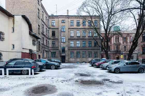 Двухкомнатная квартира доступна для краткосрочной аренды на улице Дзирнаву, в Rīga