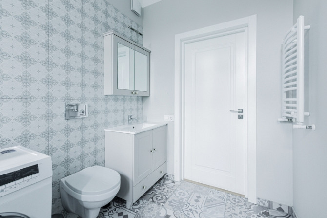 ieejams 2 istabu dzīvoklis Dzirnavu ielā, pašā Rīgas centrā. Aktīva apkārtne, taču Rīga - foto 9