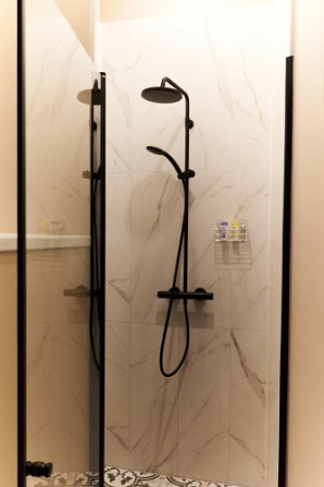 Pieejams 2 istabu dzīvoklis Dzirnavu ielā, pašā Rīgas centrā. Aktīva apkārtne, taču Rīga - foto 6