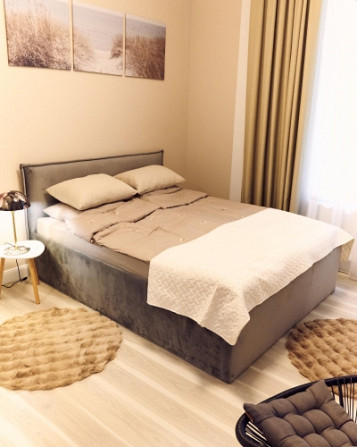 Pieejams 2 istabu dzīvoklis Dzirnavu ielā, pašā Rīgas centrā. Aktīva apkārtne, taču Rīga - foto 3