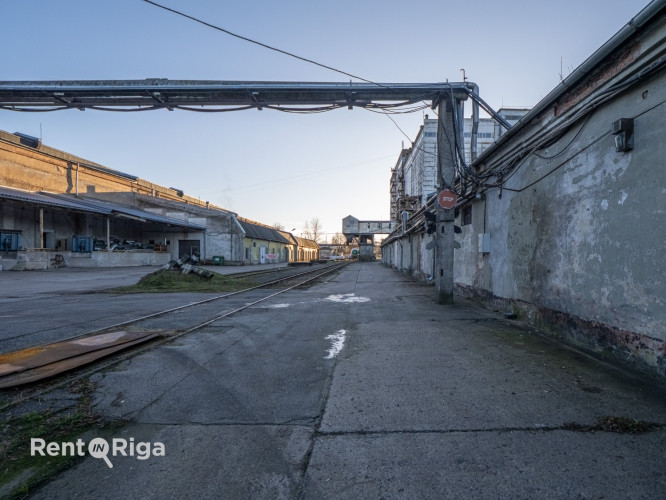 Noliktavas telpas ilgtermiņa nomai  300 m, tuvu Rīgas centram  Piedāvājam funkcionālas Rīga - foto 7