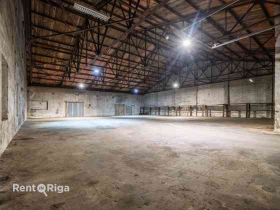 Складские помещения в долгосрочную аренду  720 м, рядом с центром Риги Rīga