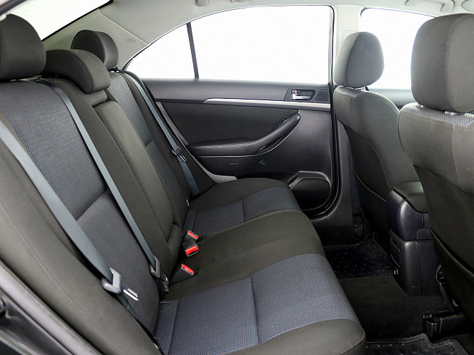 Toyota Avensis Linea Sol Facelift ATM 2.0 108kW Tallina - foto 7