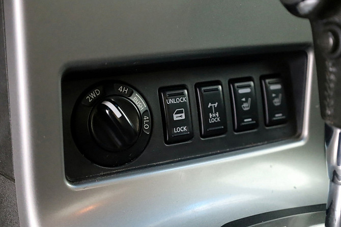 Nissan Navara Doublecab Luxury 4x4 ATM 2.5 dCi 126kW Таллин - изображение 8