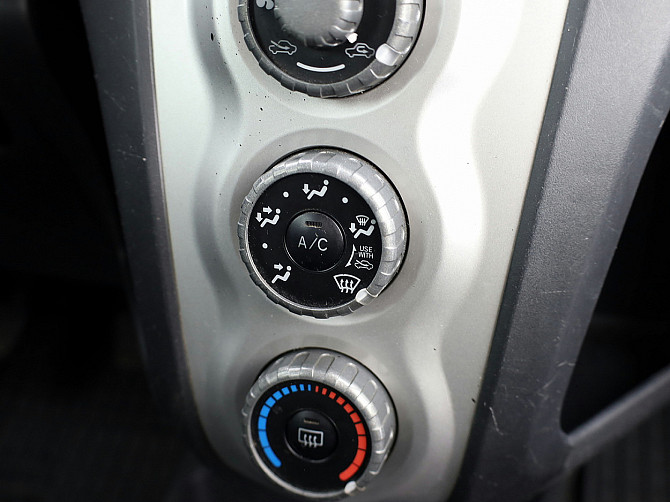 Toyota Yaris Linea Sol A-C 1.3 64kW Tallina - foto 8