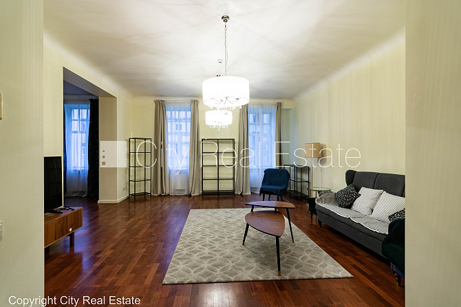 Фасадный дом, реновированный дом, благоустроенный озеленённый двор, закрытый Рига - изображение 1