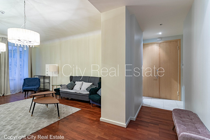 Фасадный дом, реновированный дом, благоустроенный озеленённый двор, закрытый Рига - изображение 4