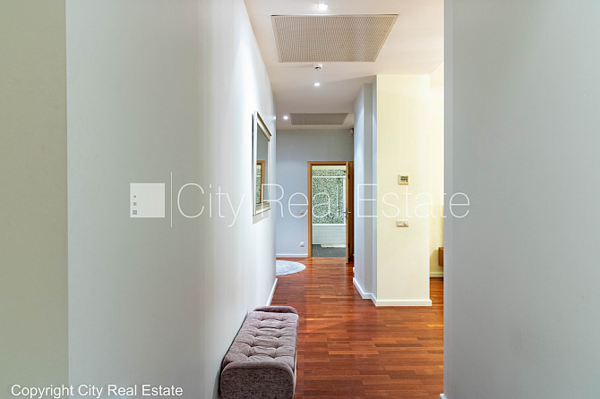 Фасадный дом, реновированный дом, благоустроенный озеленённый двор, закрытый Рига - изображение 14