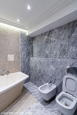 Jaunceltne, pagalma ēka, energo efektīva māja, ieeja no pagalma, puspagrabs, ir lifts, logi Rīga - foto 14