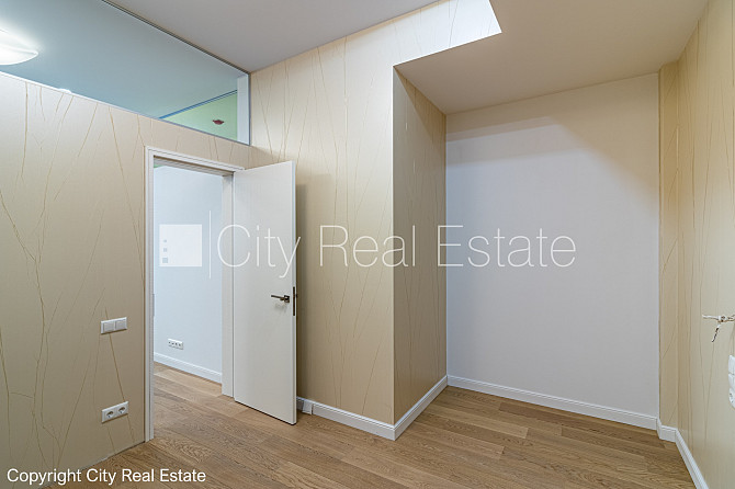 Jaunceltne, pagalma ēka, energo efektīva māja, ieeja no pagalma, puspagrabs, ir lifts, logi Rīga - foto 19