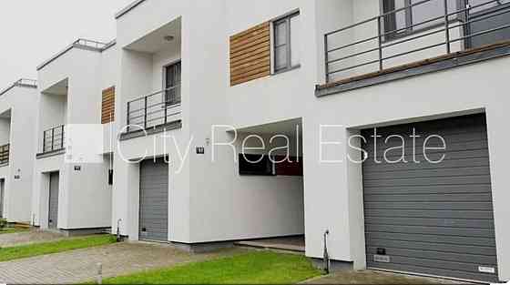 Рядный дом, новостройка, благоустроенная озеленённая территория, Jūrmala