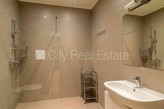 Фасадный дом, реновированный дом, вход со двора, апартаменты люкс, лифт, Rīga