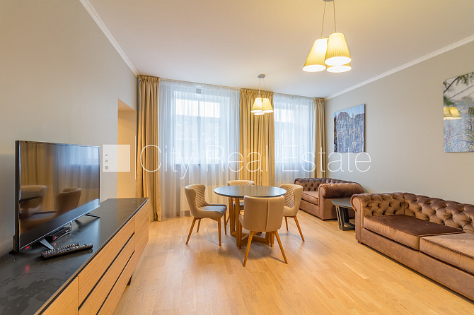 Fasādes māja, renovēta māja, ieeja no pagalma, luksuss apartamenti , ir lifts, kāpņu telpa Rīga - foto 2