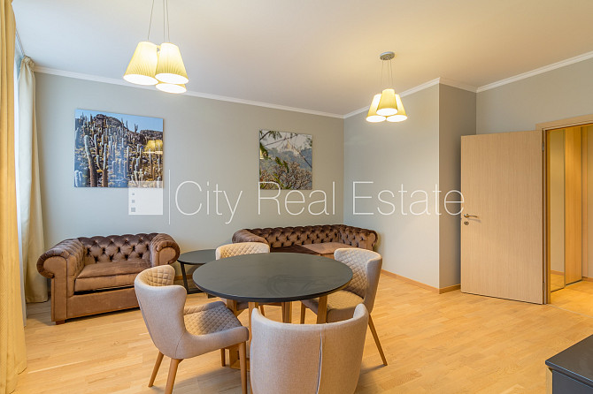 Fasādes māja, renovēta māja, ieeja no pagalma, luksuss apartamenti , ir lifts, kāpņu telpa Rīga - foto 3