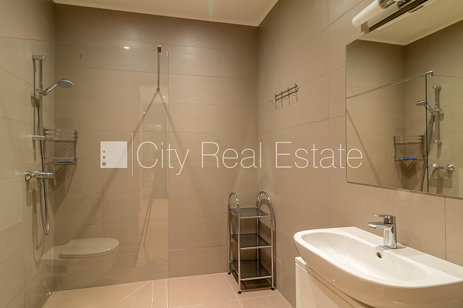 Fasādes māja, renovēta māja, ieeja no pagalma, luksuss apartamenti , ir lifts, kāpņu telpa Rīga - foto 6