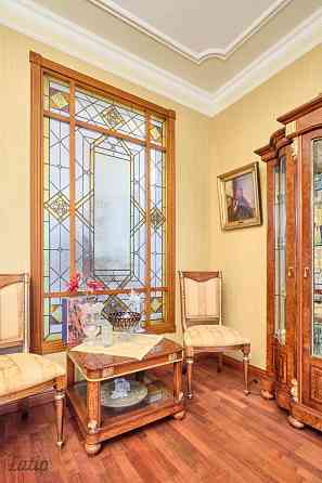 Piedāvājam iegādei kvalitatīvu rindu māju ar sakoptu un apzaļumotu teritoriju, mierīgā privātmāju ap Рига