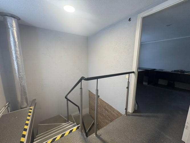 Tiek nomāta multi funkcionāla ēka 300 m Ir vieta ērtai auto novietošanai un piebraukšanai. Rīga - foto 9