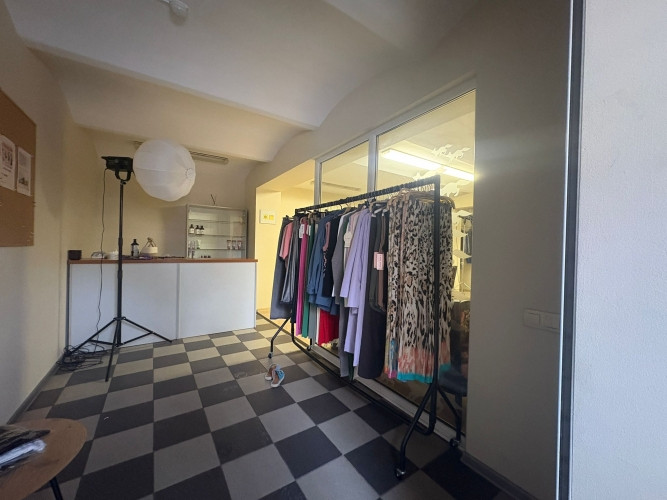 Pieejamas tirdzniecības telpas Klusajā centrā, Antonijas ielā 4. Kopējā platība  80 m, Rīga - foto 5