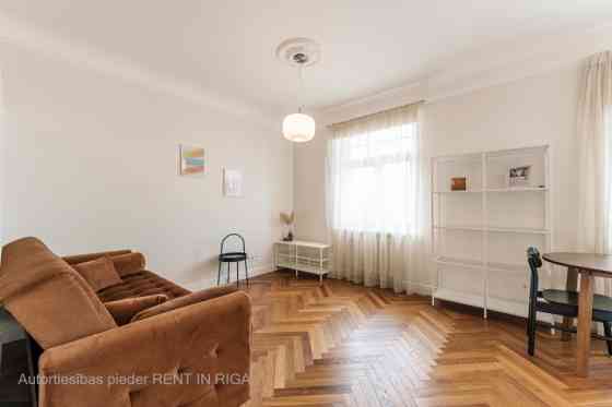 Со вкусом и продуманная квартира-студия в центре Риги.  Расположена в Рига