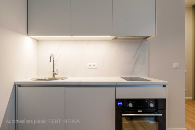 Меблированная 2-комнатная квартира в активном центре  Сдаётся элегантная и Рига - изображение 6