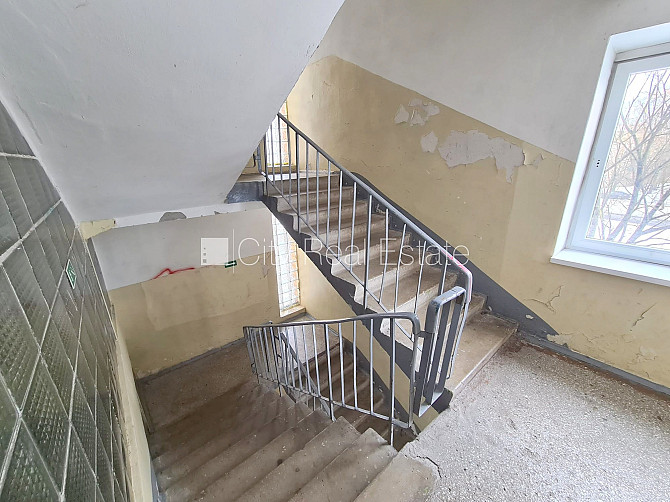 Фасадный дом, место для машины, вход с улицы, лифт, лоджия 4 м2, изолированная Рига - изображение 18