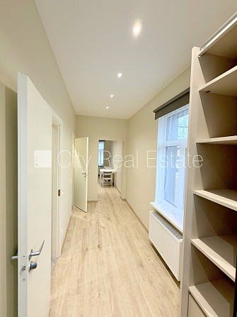 Фасадный дом, реновированный дом, закрытый двор, территория обнесена забором, Рига - изображение 6