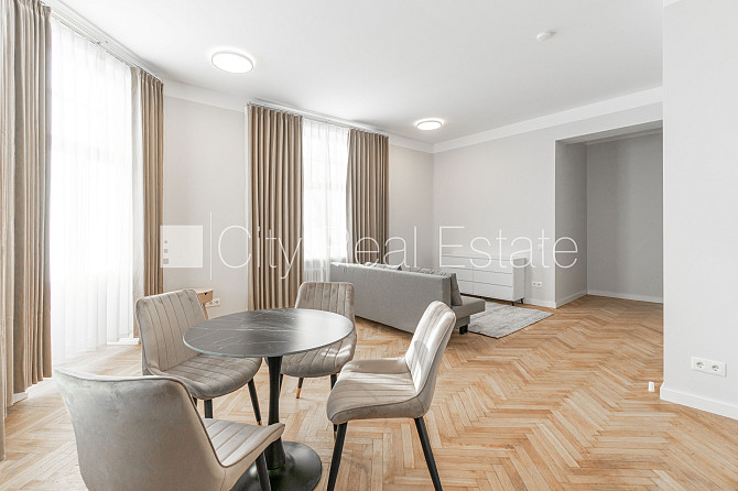 Фасадный дом, реновированный дом, закрытый двор, вход с улицы, лифт, лестничная Рига - изображение 7