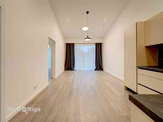 Аренда с правом выкупа!  Современный таунхаус в частном, закрытом жилом поселке. Юрмала