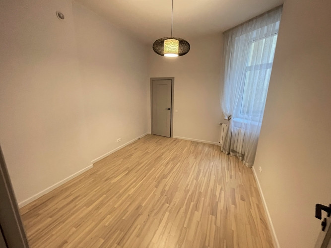 Gaumīgs un tikko remontēts dzīvoklis Rīgas centrā.  Plānojums:  + Plaša viesistaba, kas Rīga - foto 8