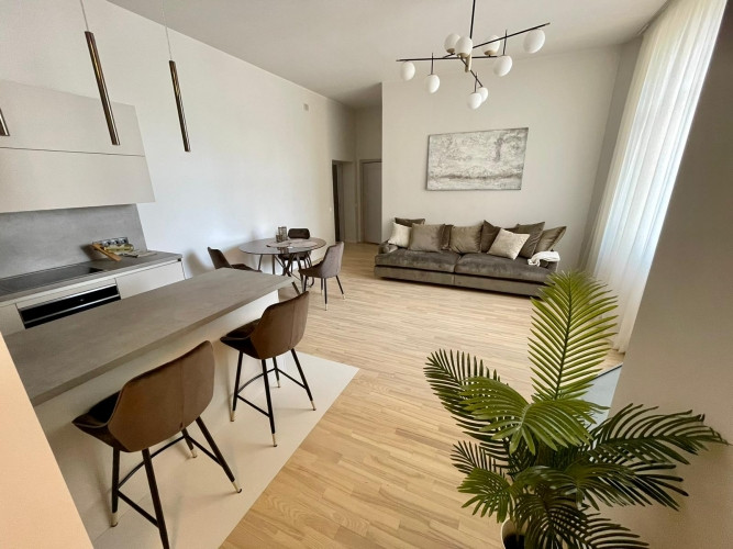 Gaumīgs un tikko remontēts dzīvoklis Rīgas centrā.  Plānojums:  + Plaša viesistaba, kas Rīga - foto 1