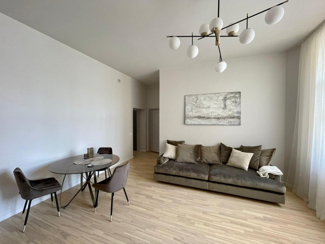 Gaumīgs un tikko remontēts dzīvoklis Rīgas centrā.  Plānojums:  + Plaša viesistaba, kas Rīga - foto 7