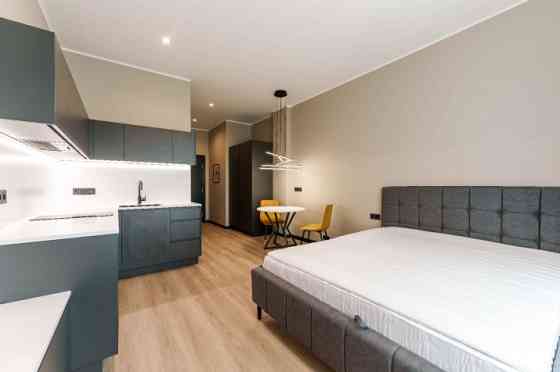 Предлагается стильная и уютная 1-комнатная квартира в центре Риги, сочетающая Рига