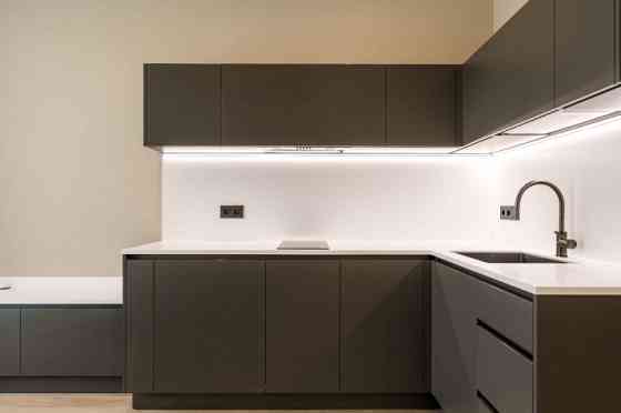 Предлагается стильная и уютная 1-комнатная квартира в центре Риги, сочетающая Рига