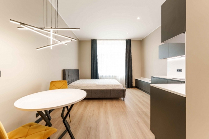 Piedāvājumā stilīgs un mājīgs 1-istabas dzīvoklis Rīgas centrā, kas apvieno elegantu Rīga - foto 5