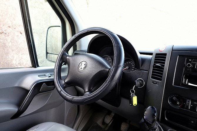 Volkswagen Crafter Van Comfortline 2.5 TDI 100kW Таллин - изображение 5