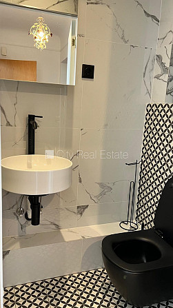 Fasādes māja, renovēta māja, slēgts pagalms, ieeja no ielas un pagalma, kāpņu telpa pēc Rīga - foto 12