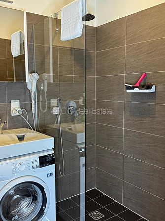 Реновированный дом, студио, кухня объединена с гостинной, покрашенные стены, Рига - изображение 13