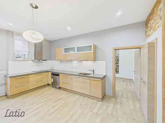 Elegants 4-istabu dzīvoklis Rīgas centrā  pirmskara mūra namā, Ģertrūdes ielā

Pārdošanā gaišs un pl Rīga