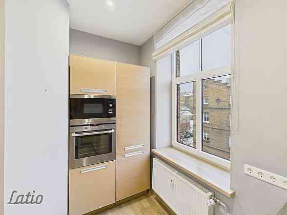 Elegants 4-istabu dzīvoklis Rīgas centrā  pirmskara mūra namā, Ģertrūdes ielā

Pārdošanā gaišs un pl Rīga