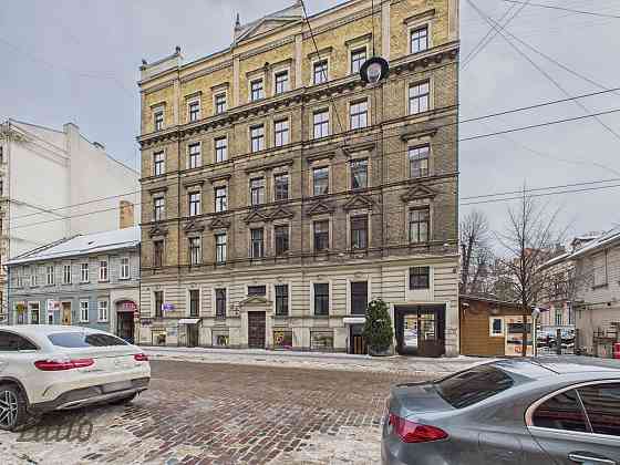 Elegants 4-istabu dzīvoklis Rīgas centrā  pirmskara mūra namā, Ģertrūdes ielā

Pārdošanā gaišs un pl Rīga