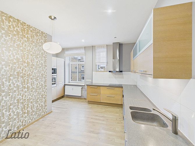 Elegants 4-istabu dzīvoklis Rīgas centrā  pirmskara mūra namā, Ģertrūdes ielā Rīga - foto 3