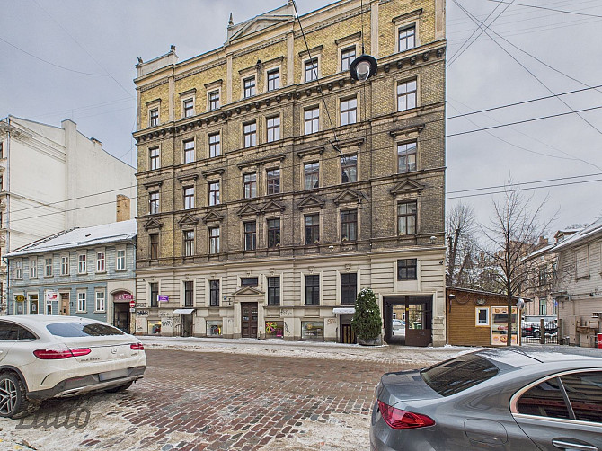 Elegants 4-istabu dzīvoklis Rīgas centrā  pirmskara mūra namā, Ģertrūdes ielā Rīga - foto 1